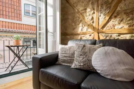 Old Town Chiado Balcony Aircon By Ld Apartments Lisbon Exterior photo
